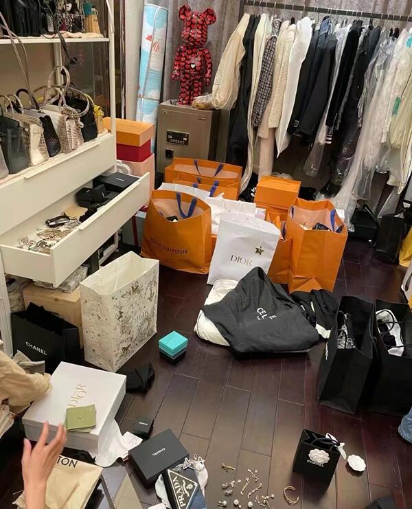 大观区回收顶奢鞋服